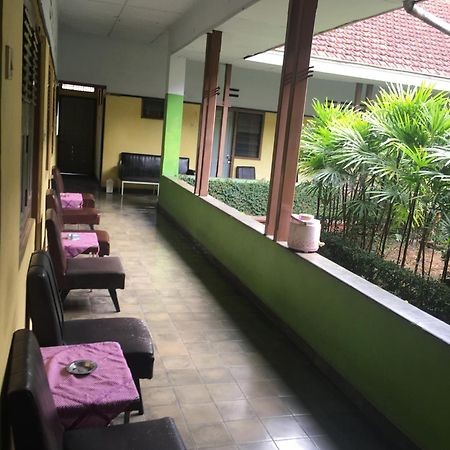 Oyo Life 1708 Hotel Budi Famili 1 Syariah Ciamis Exterior foto