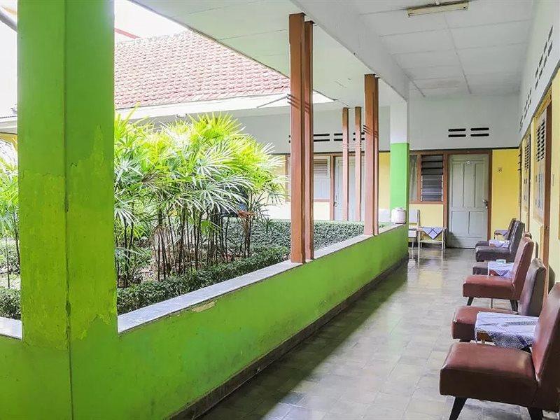 Oyo Life 1708 Hotel Budi Famili 1 Syariah Ciamis Exterior foto