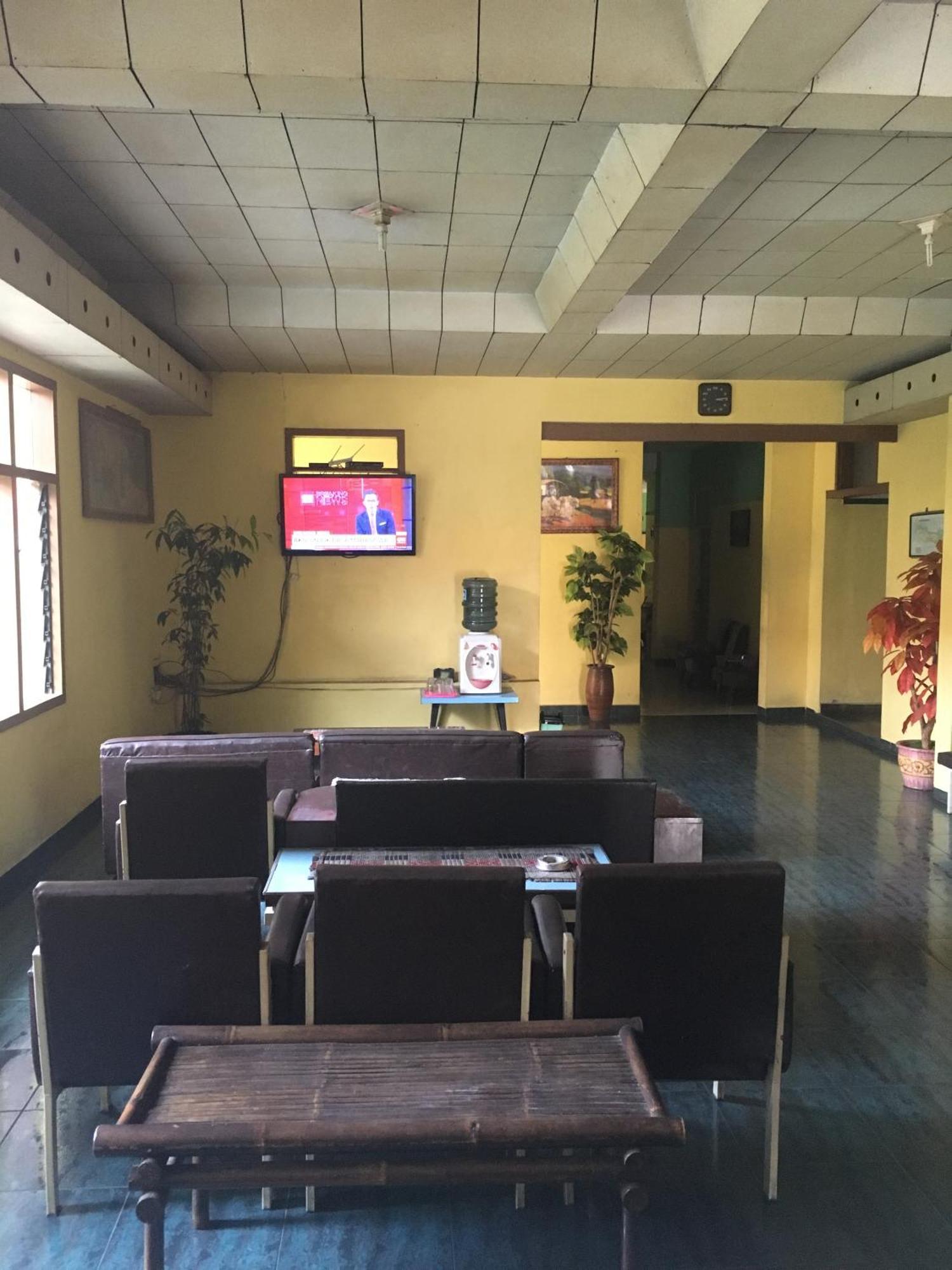 Oyo Life 1708 Hotel Budi Famili 1 Syariah Ciamis Exterior foto